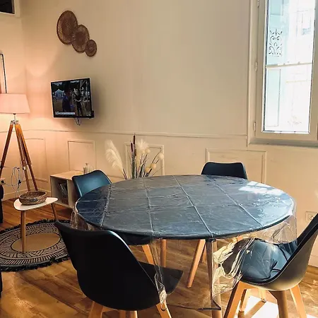 T2 Proche Gare 5 Couchages Climatise Appartement *